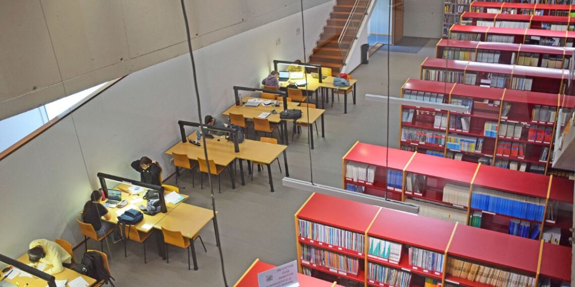 La Universidade de Vigo pone en marcha los horarios especiales de apertura de sus bibliotecas