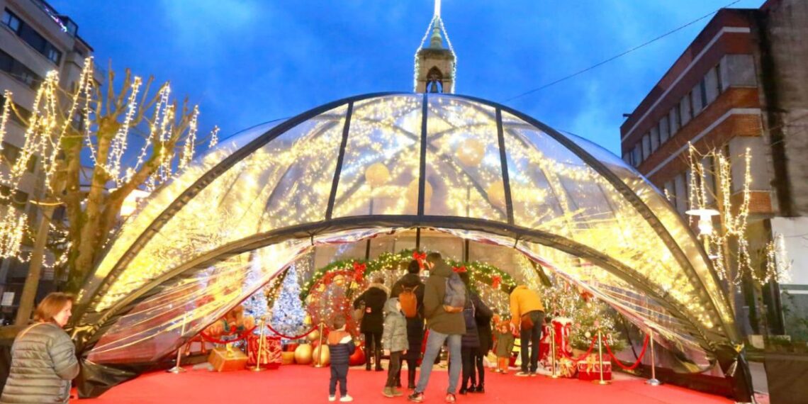 O Porriño estrena una cúpula mágica inédita en el área de Vigo para el momento más especial de la Navidad