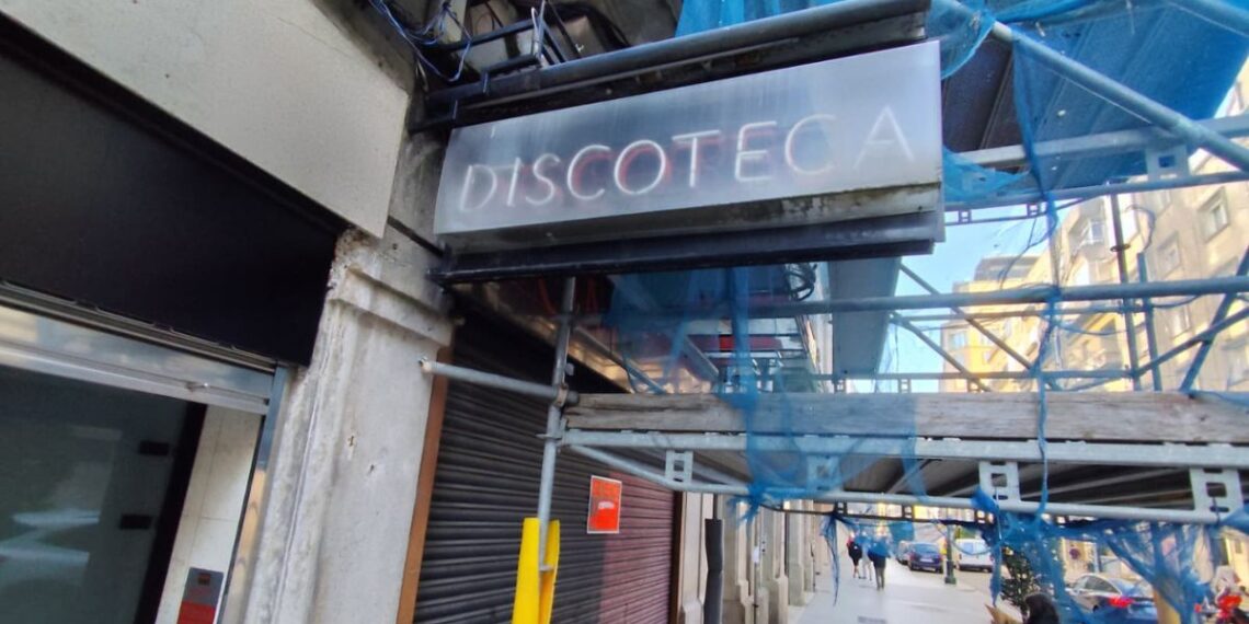 Buscan resucitar la icónica discoteca y karaoke TQM del centro de Vigo