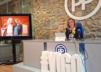 El PP pone el foco en las fotos de Leire Díez en Vigo y exige "explicaciones" a Caballero y Carmela Silva