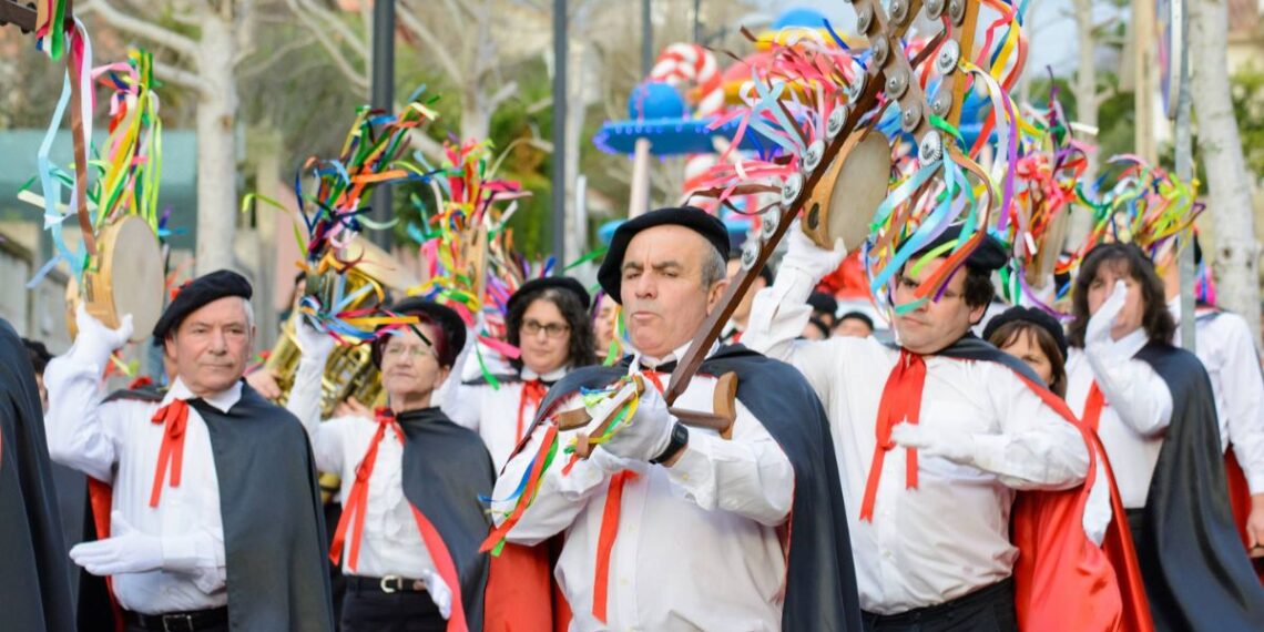 El 'fenómeno Rondallas' aterriza este finde en Nigrán con un espectacular certamen
