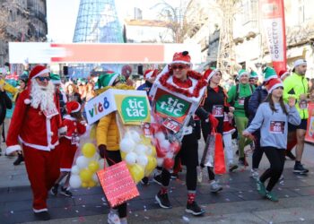 Miles de vigueses cierran el año en la carrera más divertida y atrevida del 2025, la San Silvestre