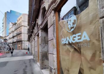 La "tienda de viajes más grande del mundo" aterriza en pleno centro de Vigo con un nuevo local