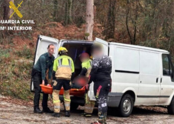 Aparatoso accidente en Moaña, un motorista herido grave al sufrir una caída mientras hacía trial
