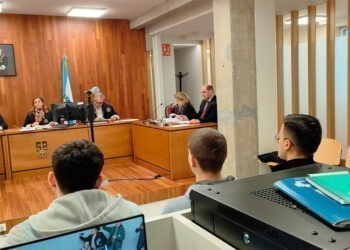 Tres acusados de dar una paliza a dos jóvenes en el centro de Vigo aceptan 7 meses y 2 años de cárcel