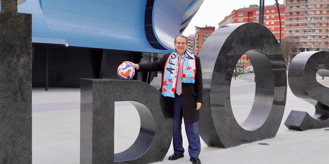 Caballero felicita el año con este vídeo y lanza su deseo para 2026, "que Vigo sea una referencia en el mundo"