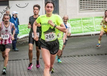 La mítica distancia de running que se afianza en Vigo con esta carrera popular por el barrio de Navia