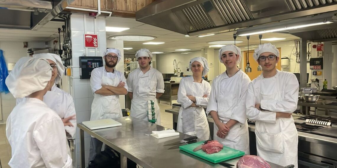 Vigo esconde un particular 'restaurante-escuela' con menús a cargo de los futuros expertos