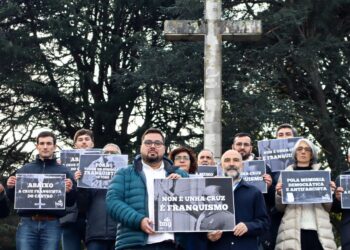 Continúa en Vigo la polémica por la cruz de O Castro, exigen retirar este "vestigio franquista"