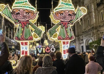 Caballero carga ante "los antiVigo" contra la Navidad, que da "millones y millones" de retorno