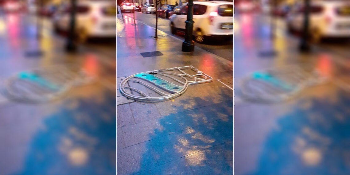 Urgen reforzar la seguridad de las luces de Navidad de Vigo tras "varias caídas de elementos a la vía pública"