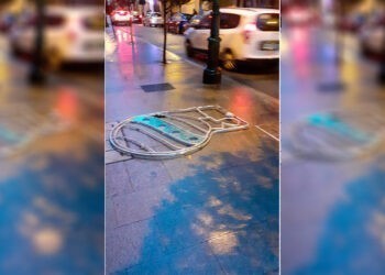Urgen reforzar la seguridad de las luces de Navidad de Vigo tras "varias caídas de elementos a la vía pública"