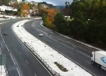 La nieve llega al área de Vigo y deja imágenes espectaculares en A Cañiza y otros puntos de Galicia