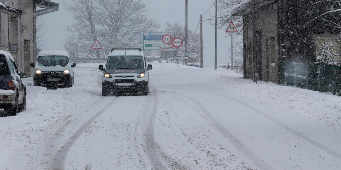 La cota de nieve baja en Galicia este domingo hasta los 600 metros, con Ourense y Lugo en alerta