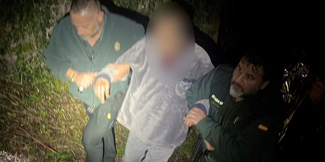Encuentran tirado en el suelo con hipotermia a un octogenario de Pazos tras horas desaparecido