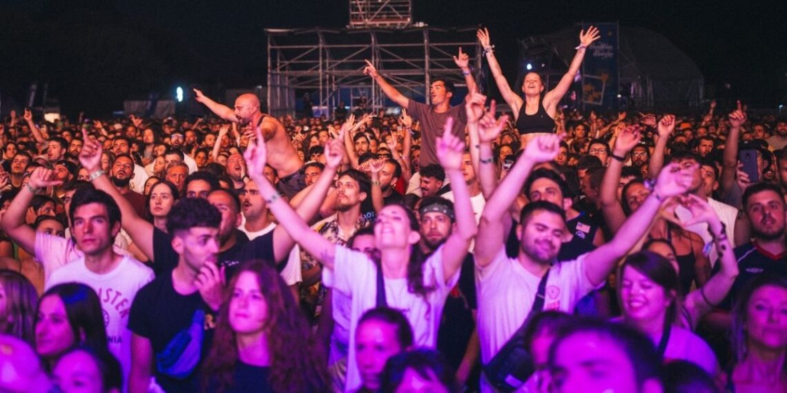 La M.O.D.A. y La Pegatina traerán sus directos este verano a concierto en las Rías Baixas