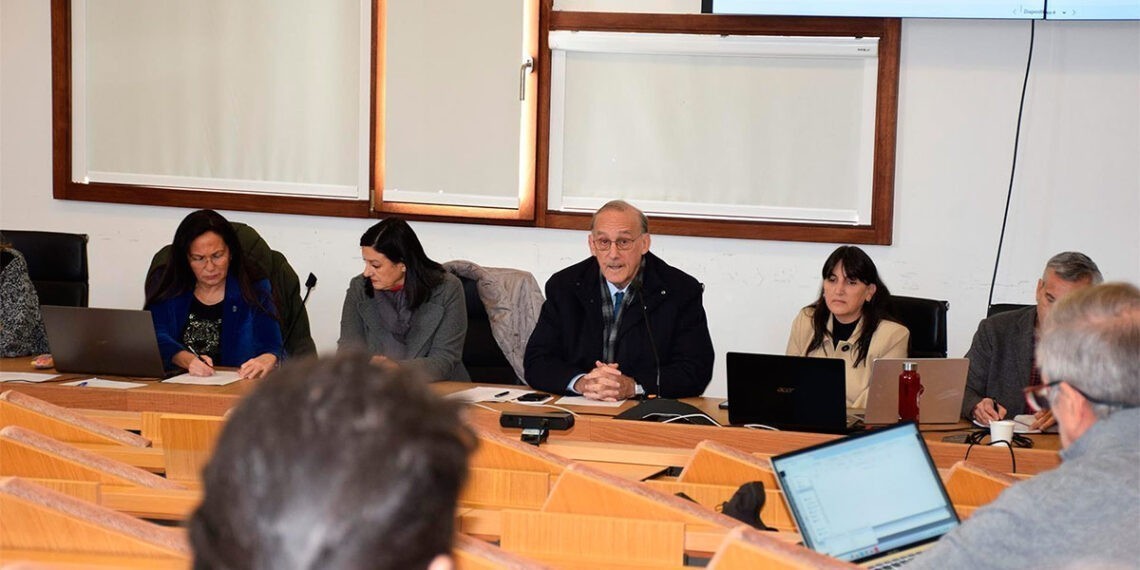 La UVigo vota el martes el acuerdo de Medicina pero seguirá tramitando la petición de grado propio