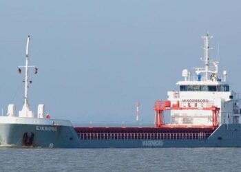 Remolcan a Vigo un barco que quedó a la deriva frente a Portugal tras una avería