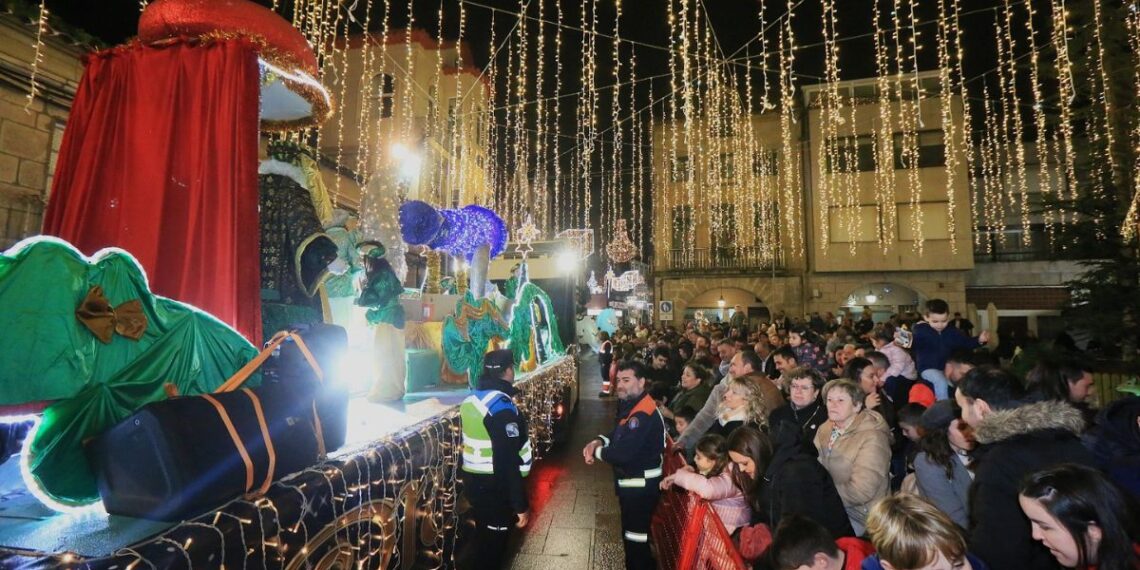Los Reyes Magos repartirán 2.000 kilos de caramelos en O Porriño durante una mágica Cabalgata