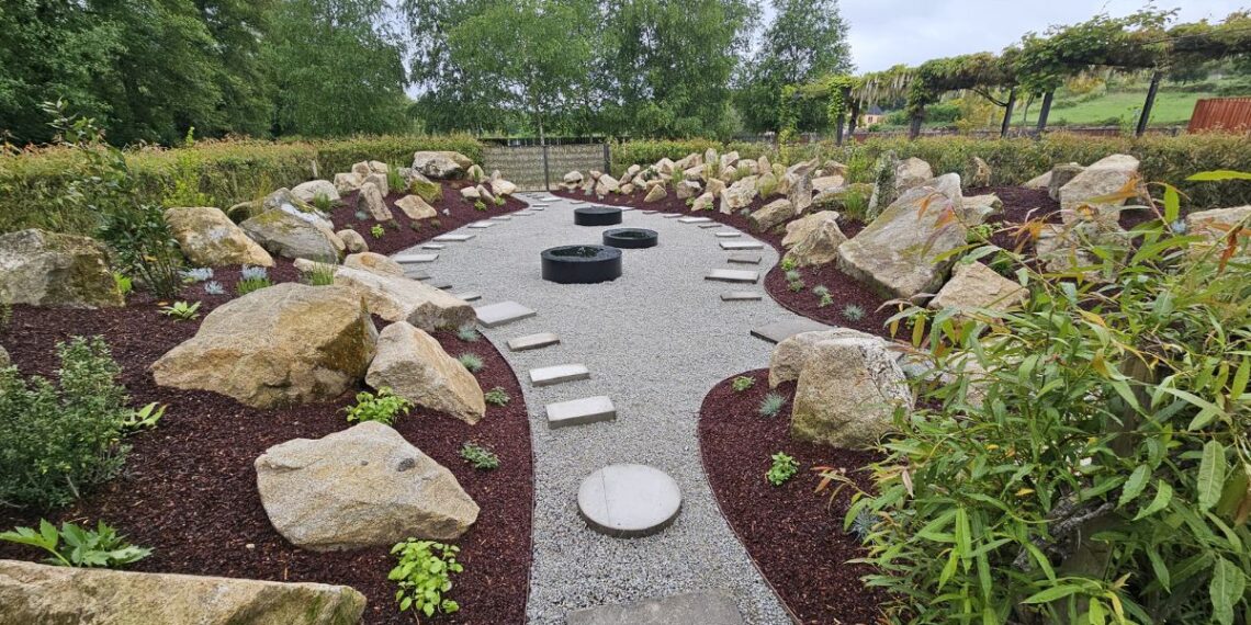 Uno de los concellos más bonitos de Galicia presenta los 9 jardines que transformarán 37.000m2 junto al río