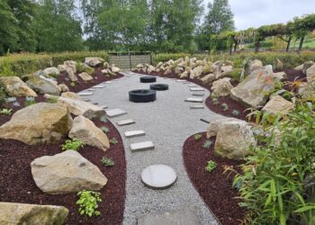 Uno de los concellos más bonitos de Galicia presenta los 9 jardines que transformarán 37.000m2 junto al río