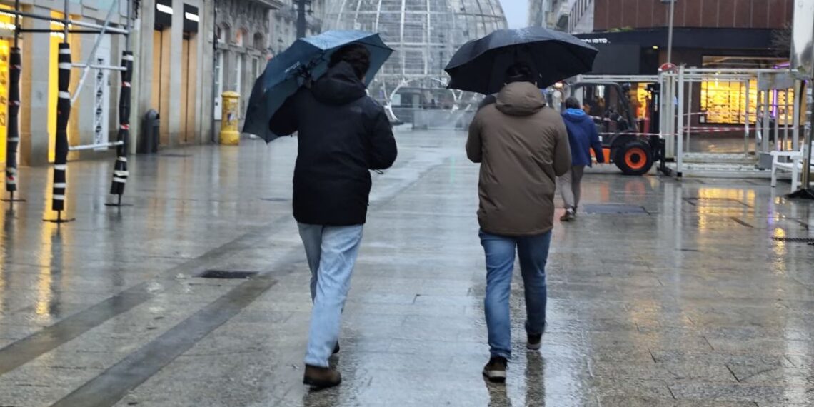 Vigo encara el fin de semana con una triple alerta meteorológica por lluvias, viento y oleaje