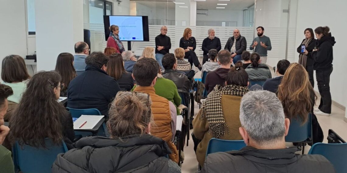 Redondela informa a asociaciones, empresas y autónomos sobre fondos europeos