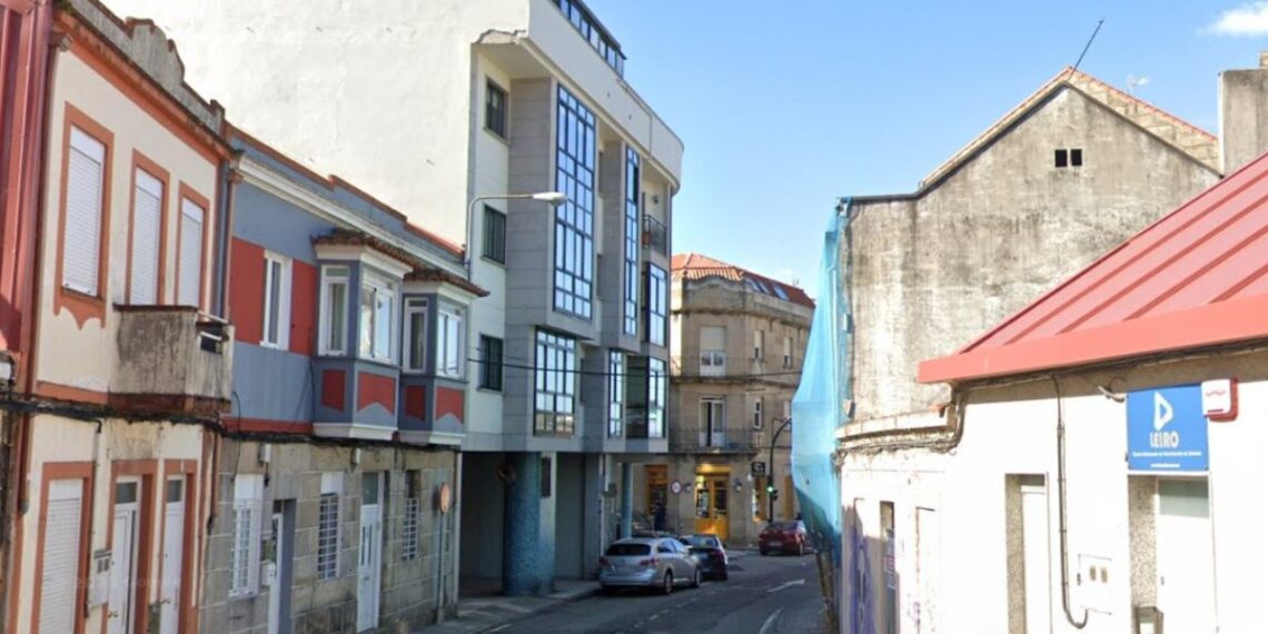 Vigo cierra al tráfico por precaución una de las principales vías del barrio de Teis