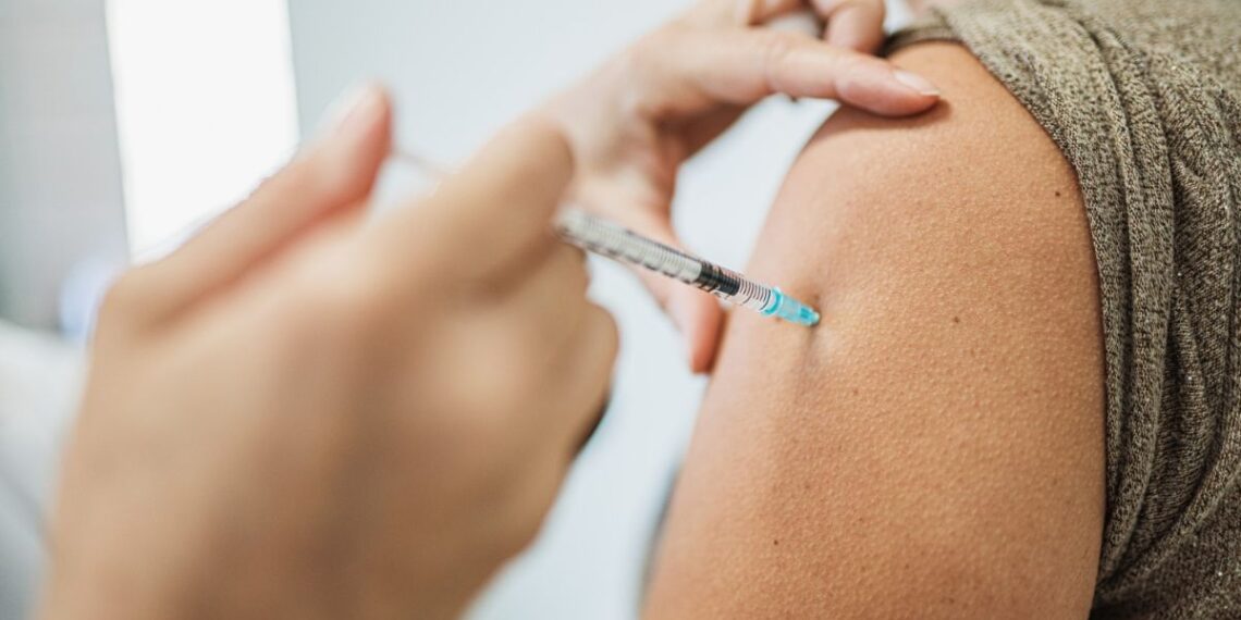 Sanidade califica de éxito la vacunación extraordinaria contra el virus sincital, con 1.427 voluntarios en Vigo