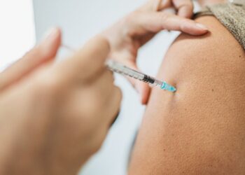 Sanidade califica de éxito la vacunación extraordinaria contra el virus sincital, con 1.427 voluntarios en Vigo