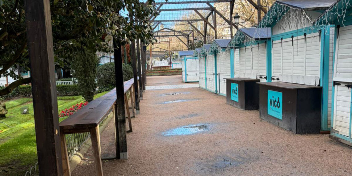 Exigen la "retirada inmediata" de las casetas del Cíes Market, todavía instaladas en la Alameda
