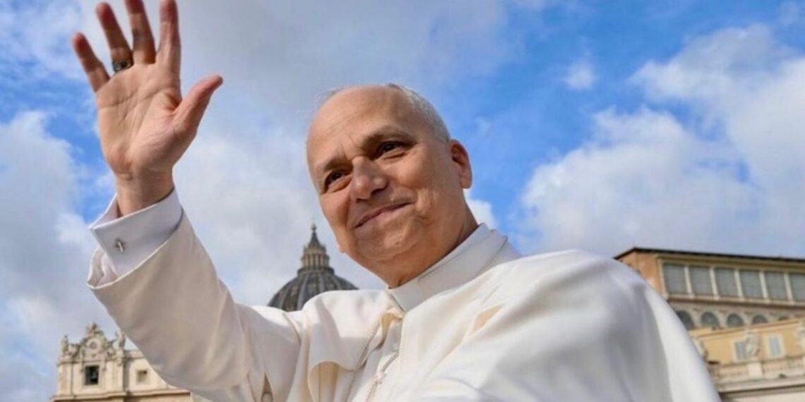 O Porriño lanza una campaña viral para recuperar a uno de sus "vecinos" más ilustres, el papa León XIV