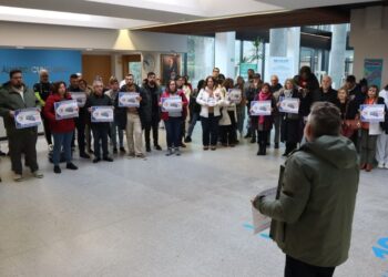 Protestas en el Álvaro Cunqueiro por el "colapso" del área sanitaria de Vigo