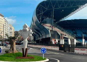 Vigo estrena un nuevo lugar simbólico en Balaídos, un gran escudo del Celta y una Oliveira centenaria