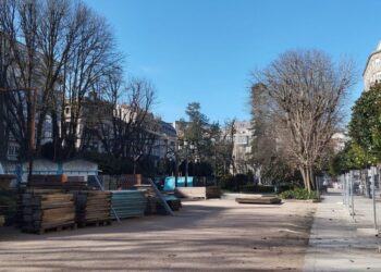 Empiezan a desmontar el Cíes Market de Vigo tras más de un mes del fin de la Navidad