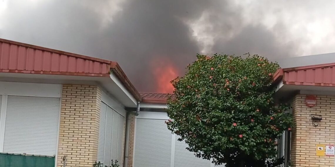 Suspenden las clases en un colegio de Cerdedo-Cotobade tras un incendio en el comedor