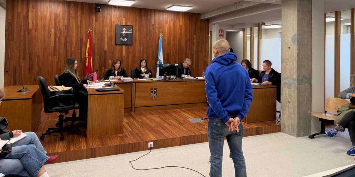 El policía de Vigo acusado de agresión sexual a una joven asegura que fue consentido: "Me besó"