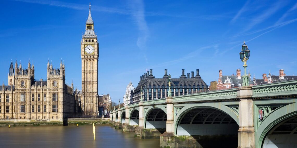 Vigo recuperará los vuelos a Londres, Caballero confirma que está "muy cerca de cerrar" el acuerdo
