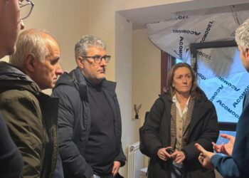 Luisa Sánchez alerta de "desperfectos" en los pisos de alquiler asequible del Gobierno en Vigo
