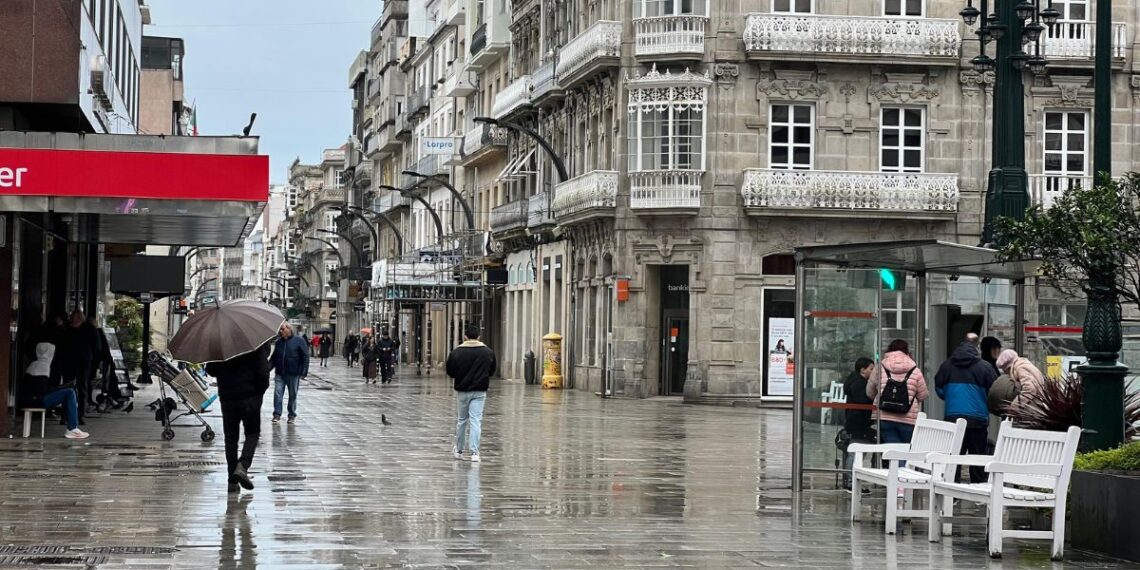 Las lluvias vuelven a Vigo para quedarse unos días tras una ligera tregua este sábado