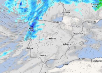 Activada la triple alerta meteorológica en Galicia por fuerte viento, nieve y oleaje
