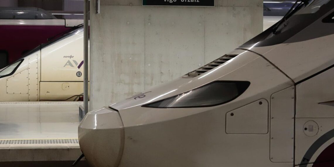 Un acuerdo "histórico" permite desconvocar la huelga que afecta a los trenes de Galicia y España