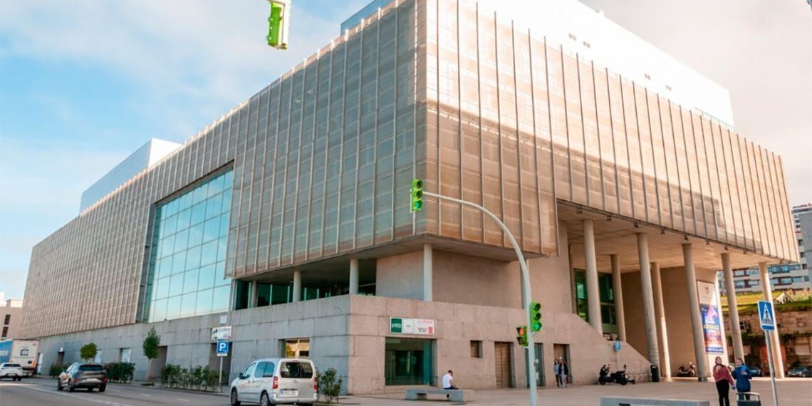 Caballero anuncia un nuevo proyecto para llenar de vida un local abandonado del Mar de Vigo