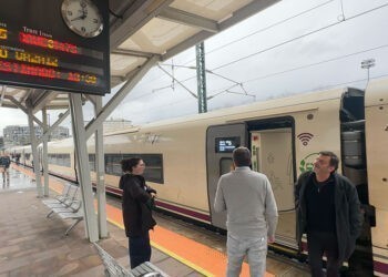 Rueda desvela que Renfe plantea recuperar los trenes en Vigo "posiblemente este fin de semana"