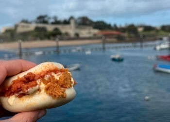 El choripán que quiere revolucionar la Arribada, solo lo podrás tomar en Baiona y tiene esta receta única