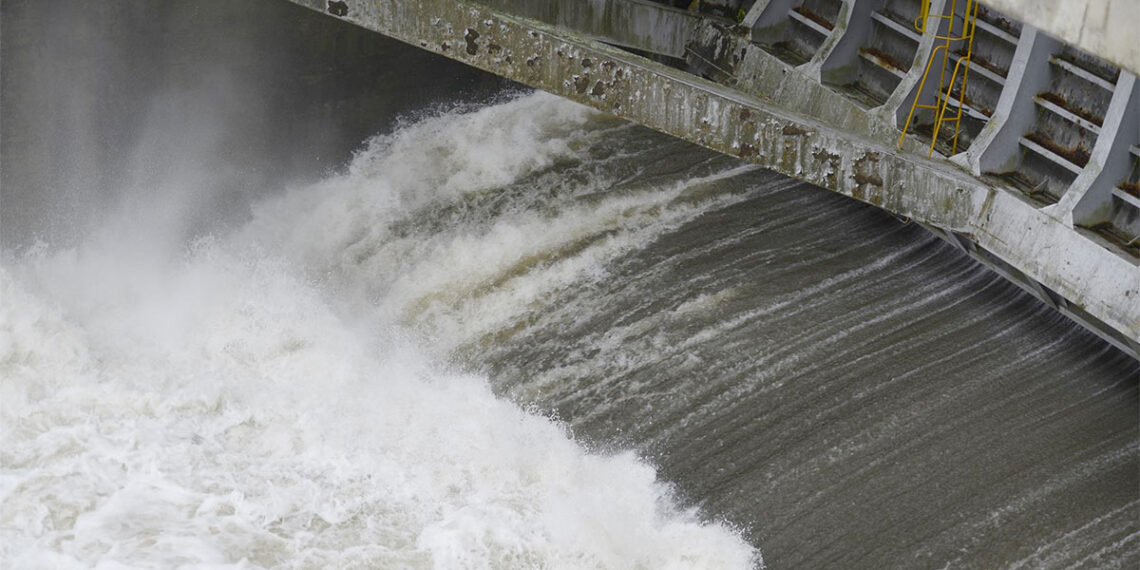 Un nuevo río atmosférico que llega el martes obliga a actualizar las alertas por lluvia en Galicia