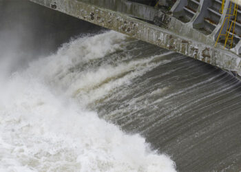 Un nuevo río atmosférico que llega el martes obliga a actualizar las alertas por lluvia en Galicia
