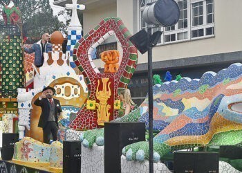 El espectacular arte de Gaudí resurge en la batalla de aldeas entre A Feira y Castro Barreiro, en Salceda