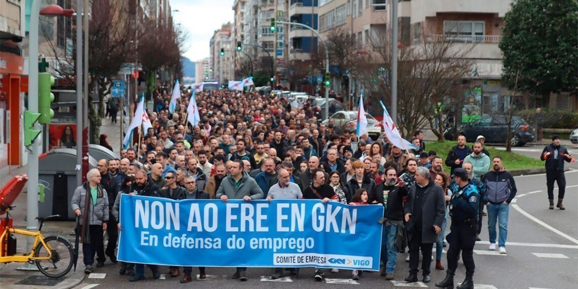 Trabajadores de GKN se manifiestan en Vigo contra el ERE "injustificado" que pretende impulsar la compañía