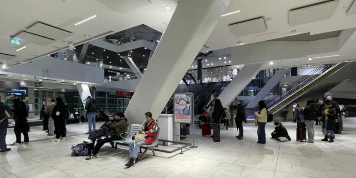 Indignación entre los pasajeros de Renfe en Vigo por cancelaciones imprevistas casi cada día